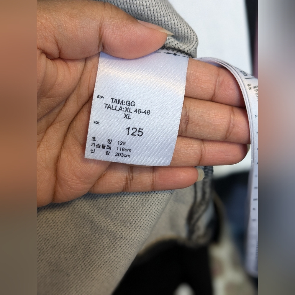 Adidas Men's unisex Black and Gray denim look jacket, XL - Picture 9 of 10